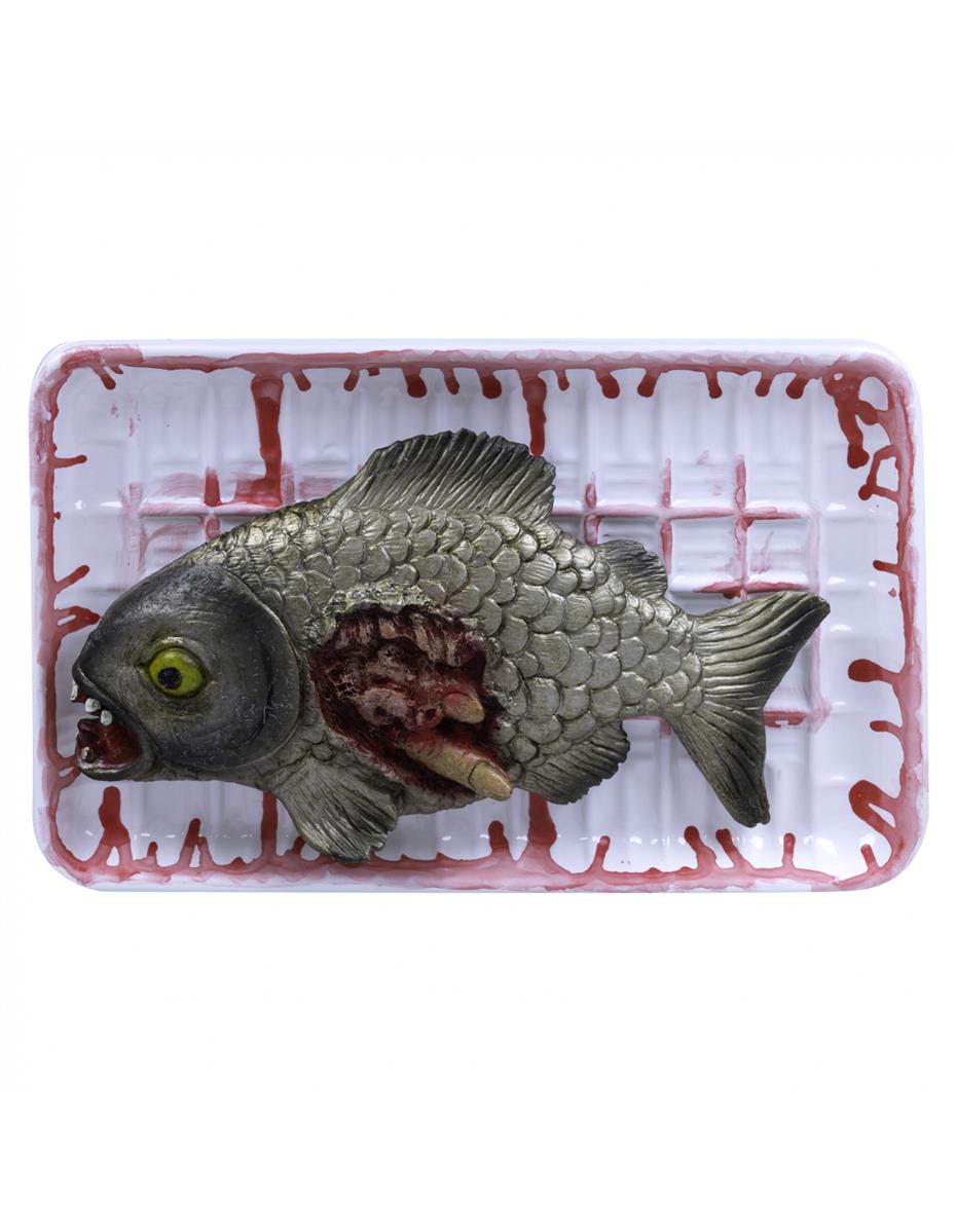 Piranha aufgerissener Bauch mit Finger