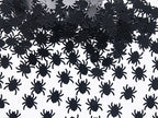 Halloween Spinnenparty Set – Spinnennetz, 12 Spinnen und schwarzes Konfetti